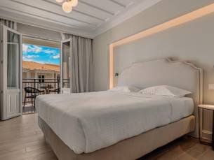 Royal Nidri Suites (Logies/ontbijt)