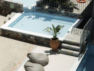Pollis Hotel