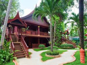 Royal Phawadee Village