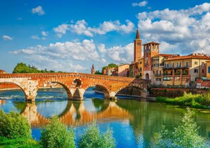 Geniet in het hartje van de romantische stad Verona incl. vlucht en ontbijt