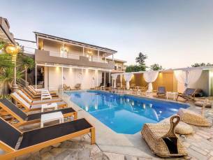 Anemos Suites