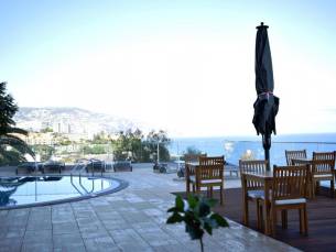 Madeira Regency Cliff