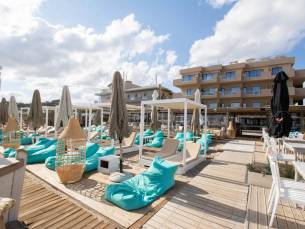 Yianna Caravel Suites by Checkin