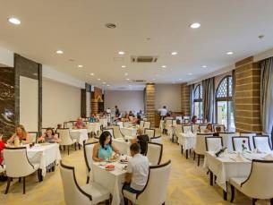 Hotel Royal Holiday Palace