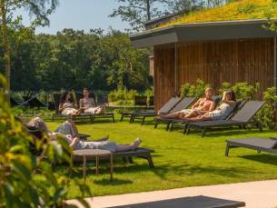 WELLNESS DEAL! ⚡️ Geniet in een SPLINTERNIEUW wellness hotel in Roosendaal incl. ontbijt en toegang tot de wellness