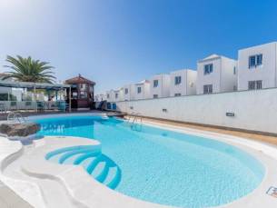 Geniet van een heerlijke winterzonvakantie op Lanzarote tijdens een verblijf in een Adults-Only appartementencomplex nabij de boulevard & het strand incl. vlucht en transfer