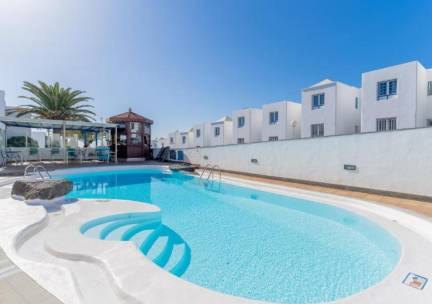 Geniet van een heerlijke winterzonvakantie op Lanzarote tijdens een verblijf in een Adults-Only appartementencomplex nabij de boulevard & het strand incl. vlucht en transfer