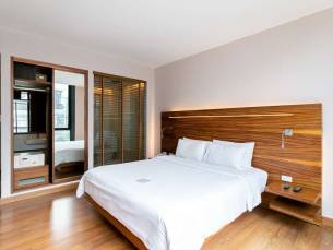 Sacha's Uno Hotel
