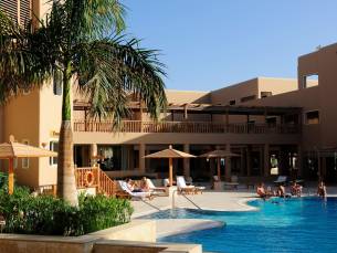 The Breakers Diving & Surfing Lodge