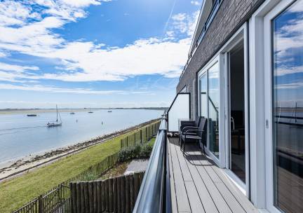 Vakantiewoning aan het water - met 2 balkons | Nr. 22 - 4 Pers. | Vista Maris