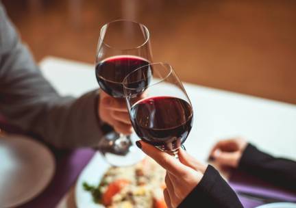 Verblijf op de historische Münsterberg met panoramisch uitzicht op de Rijnvallei incl. ontbijt, 3-gangendiner en meer leuke extra's!