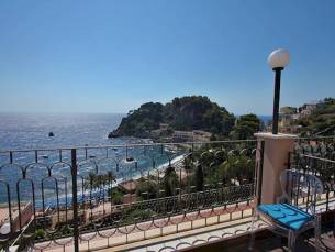 8 daagse vliegvakantie naar Baia Azzurra in taormina, italie