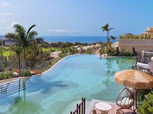 Royal River Luxury Hotel