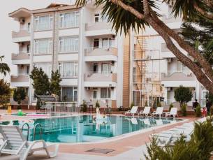 New Garden Luna Side Apart Hotel