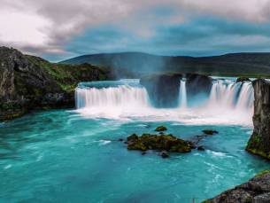 Laat je betoveren door magisch IJsland & Schotland: een 13-daagse droomcruise vanaf Hamburg en ontdek het groene Reykjavik en nog veel meer o.b.v. volpension of all-inclusive! ????✨