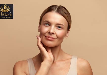 Gezichtsbehandeling (50 min) + evt massage of wenkbrauwen epileren (10 min)