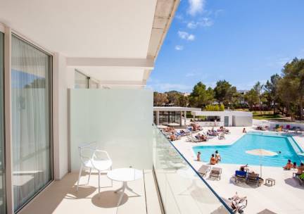 ☀️Verblijf in een 4*-hotel in het prachtige San Antonio op Ibiza incl. vlucht, transfer en optioneel ontbijt of halfpension!