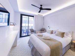 Genieten in de Spaanse badplaats Calella in een hotel met wellness & ROOFTOP-ZWEMBAD/BAR met uitzicht over de stad incl. vlucht, transfer, welkomstdrankje & ontbijt of o.b.v. halfpension