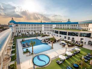 Kempinski Royal Maxim Palace