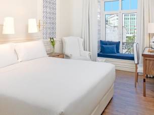 Hotel H10 Duque de Loul&eacute;