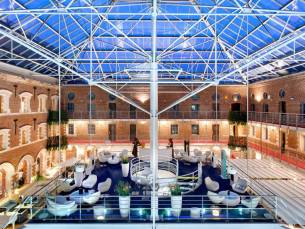 Prachtig 4*-hotel in een 17e-eeuws klooster met een unieke zwevende champagnebar in hartje Lille incl. ontbijt!