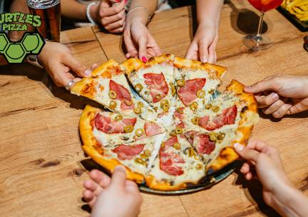 Pizza + saus naar keuze voor afhaal