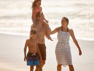 KIDS FOR FREE ⚡️ Familievakantie in Pieterburen incl. ontbijt, welkomstdrankje, uitgebreide wellness & gratis speelplezier voor de kids!