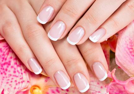Spa-manicurebehandeling + gellak of BIAB (45 of 60 min)