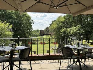 STUNT! ⚡️ Duurzaam en uniek 4*-hotel met heerlijk terras middenin de natuur van Noord-Brabant incl. ontbijt + GRATIS parkeren!