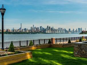 Hotel Courtyard Edgewater Nyc Area