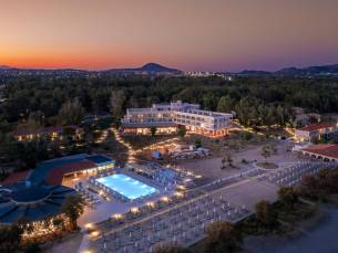Domes Aulus Zante Autograph Collection