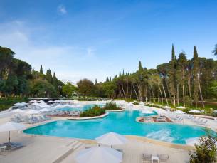 Lone Hotel by Maistra Collection