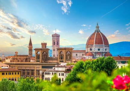 4*-hotel met ZWEMBAD in Itali&euml; nabij Pisa en Lucca! Incl. ontbijt, lunch, 3-gangen diner en GRATIS parkeren!