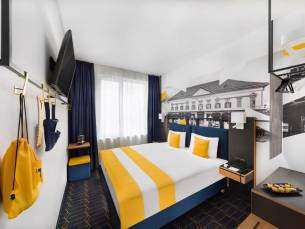 D8 Hotel
