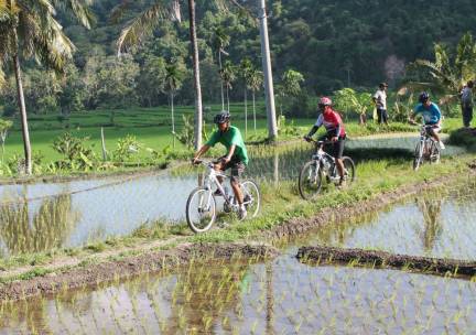 Fietsen vanaf de Batur