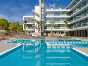Luxe 4*-zonvakantie op Mallorca aan het strand met infinity pool! Incl. vlucht, transfer & ontbijt of o.b.v. halfpension