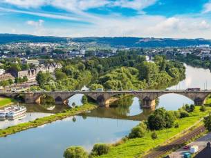 CHARMANT B&B tussen Cochem en Trier, in het wijndorpje Ediger-Eller aan de oever van de Moezel incl. ontbijt & GRATIS gebruik OV + parkeren!