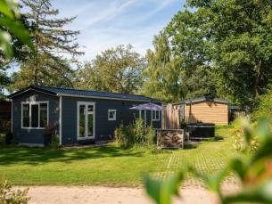 Bungalette basis met hottub I 4 pers.