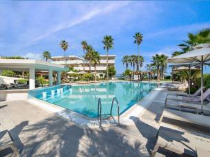 Ixia Dream Beachfront Hotel