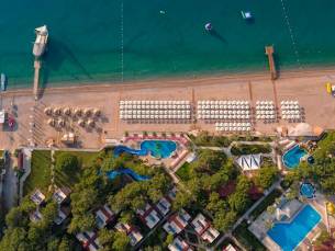 Pirates Beach Club