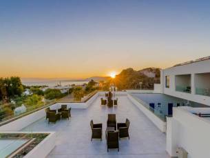 Eagles Nest Hotel