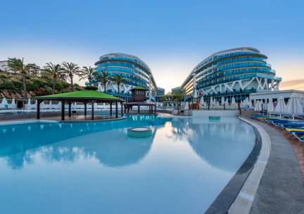 Vikingen Infinity Resort & Spa