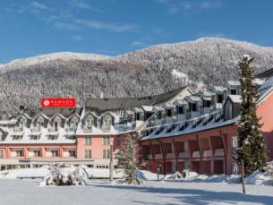 Hotel Ramada Hotels & Suites