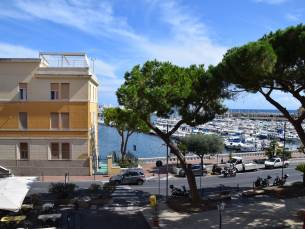 Sunrise Apartment Seaview