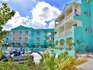 Ocean Breeze Boutique Hotel & Marina