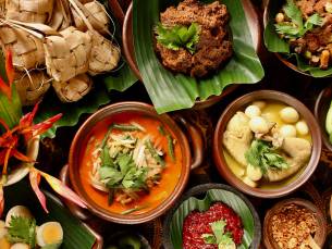 Afhalen: 3-gangen feestdagendiner met luxe rijsttafel bij Restaurant Indisch Geluk