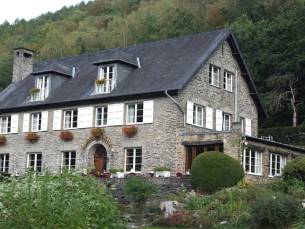 KNUS hotel midden in de Ardennen aan de Semois incl. ontbijt en GRATIS parkeren!
