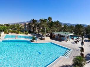 8 daagse vliegvakantie naar Sandy Beach en Family Suites in marmari, griekenland