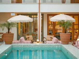 Hotel The Agora