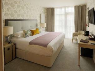 Nira Caledonia Hotel